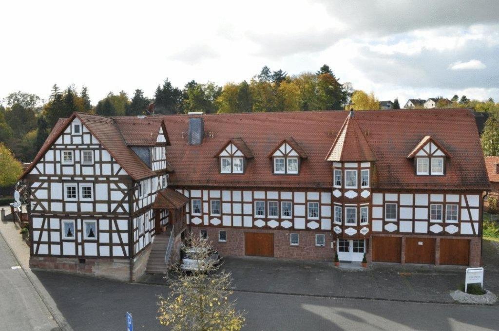 Hotel Zum Stern Rauischholzhausen Exterior foto