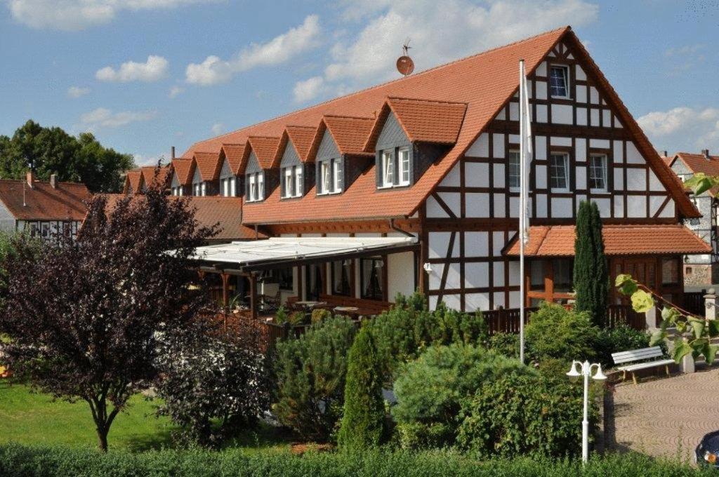 Hotel Zum Stern Rauischholzhausen Exterior foto